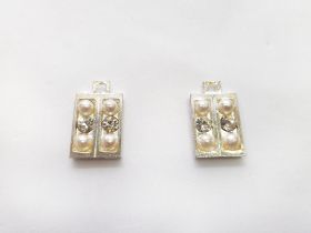 Great value Pearl and Diamante Zip Pull- RW343 available to order online Australia