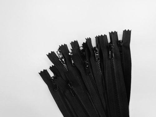 Great value 24cm Chunky Zip 10 Pack- Black- ZP07 available to order online Australia
