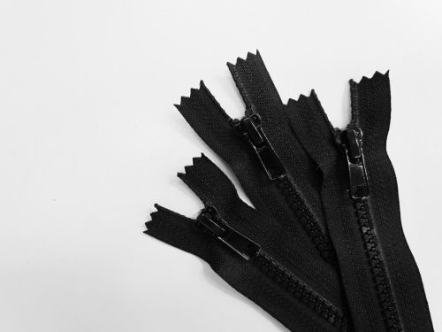 Great value 18cm Chunky Zip 3 Pack- Black- ZP25 available to order online Australia
