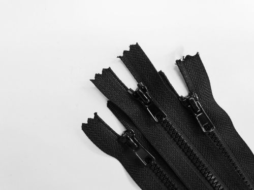 Great value 22cm Chunky Zip 3 Pack- Black- ZP34 available to order online Australia